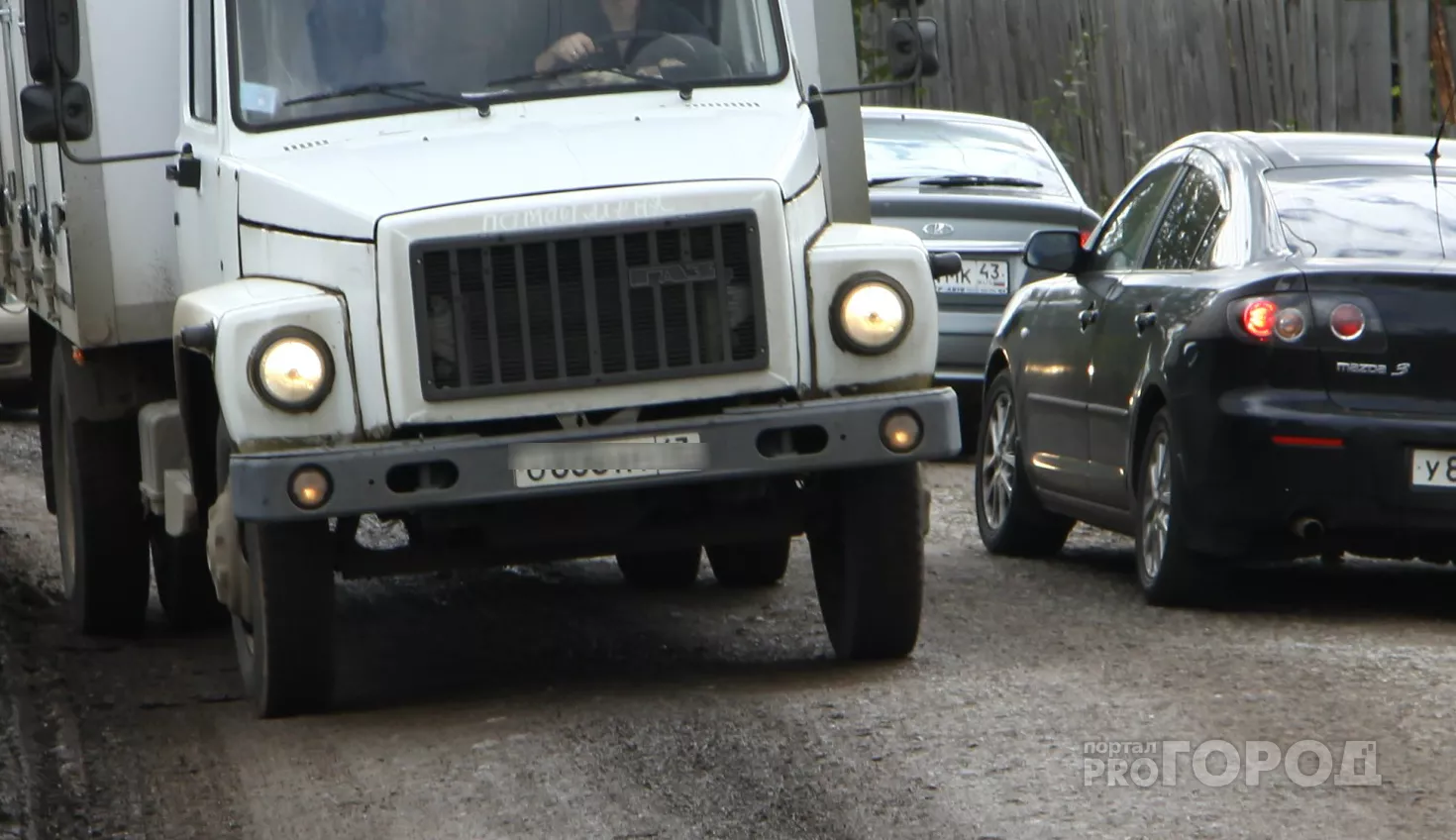 Фото к статье: Четыре казенных автомобиля выставляют на аукцион