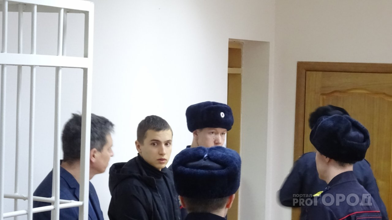 Олег Ладыков в зале суда отправил друзьям сообщение движением губ