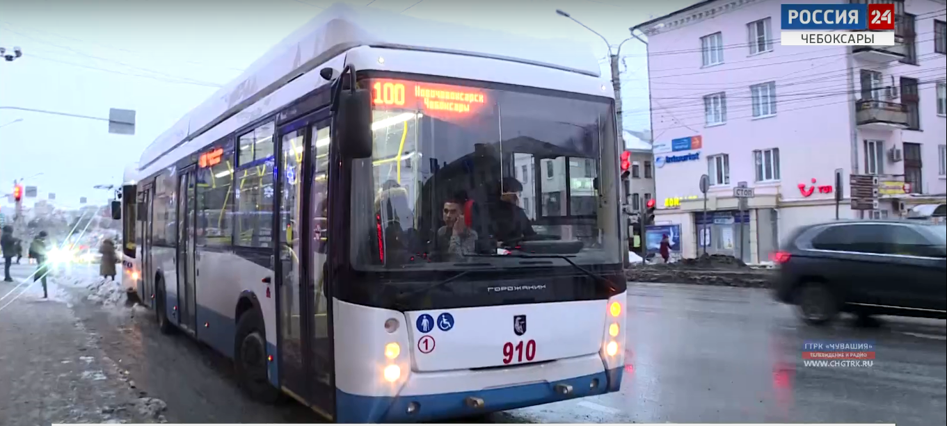 Сотый троллейбус перевозит до 350 человек в день: "Это мало"