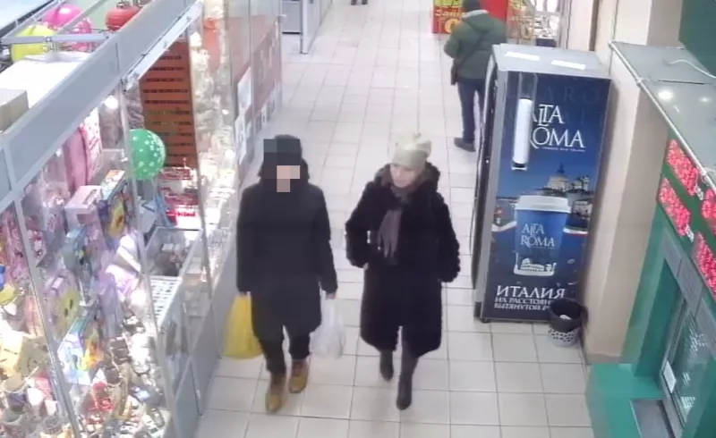 Фото к статье: Девушка нашла банковскую карту и устроила день шопинга