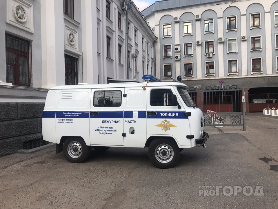 Четыре жителя Чувашии хотели сэкономить на автозапчастях и потеряли 70 тысяч рублей