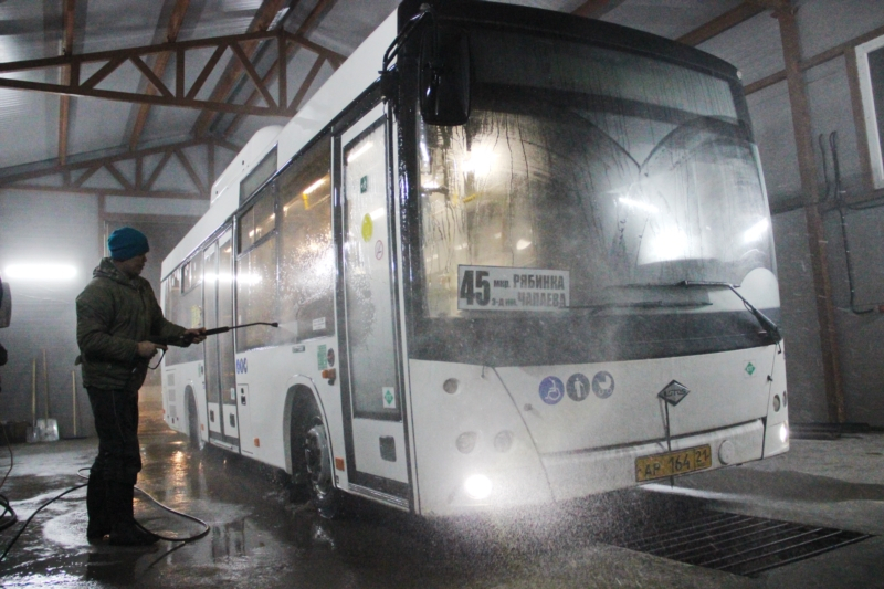 В Чебоксарах за грязные автобусы перевозчики отвечают рублем