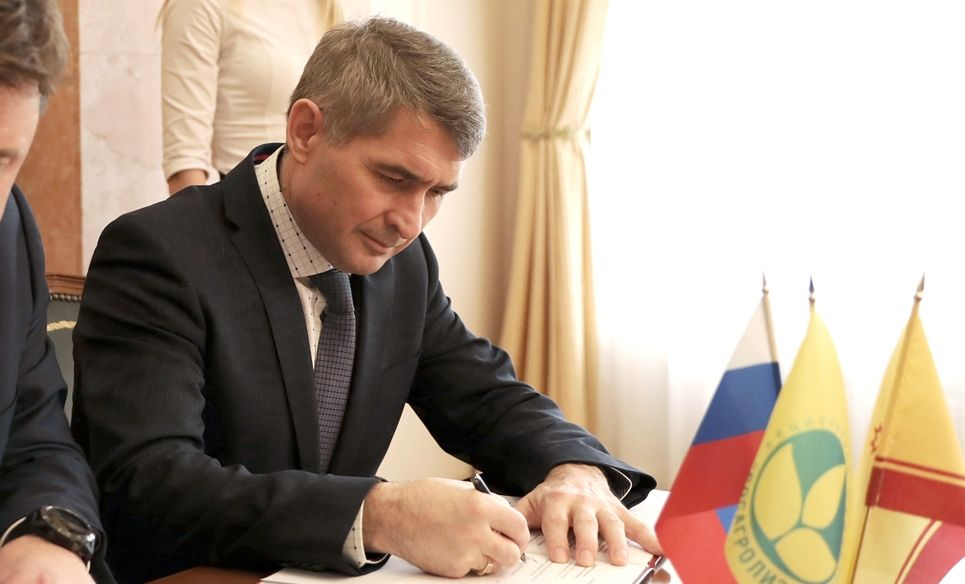 Николаев подписал законы Чувашии об очередях в детсады и аварийном жилье