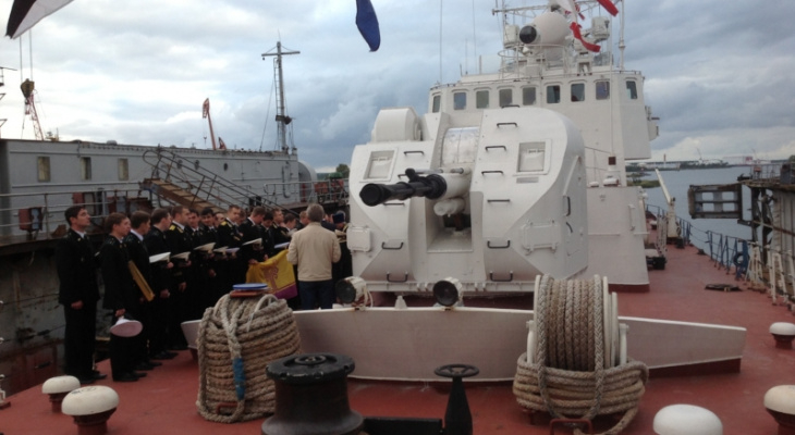 Большинство чебоксарцев против списанного корабля на Волге: "Денег больше не на что тратить?"