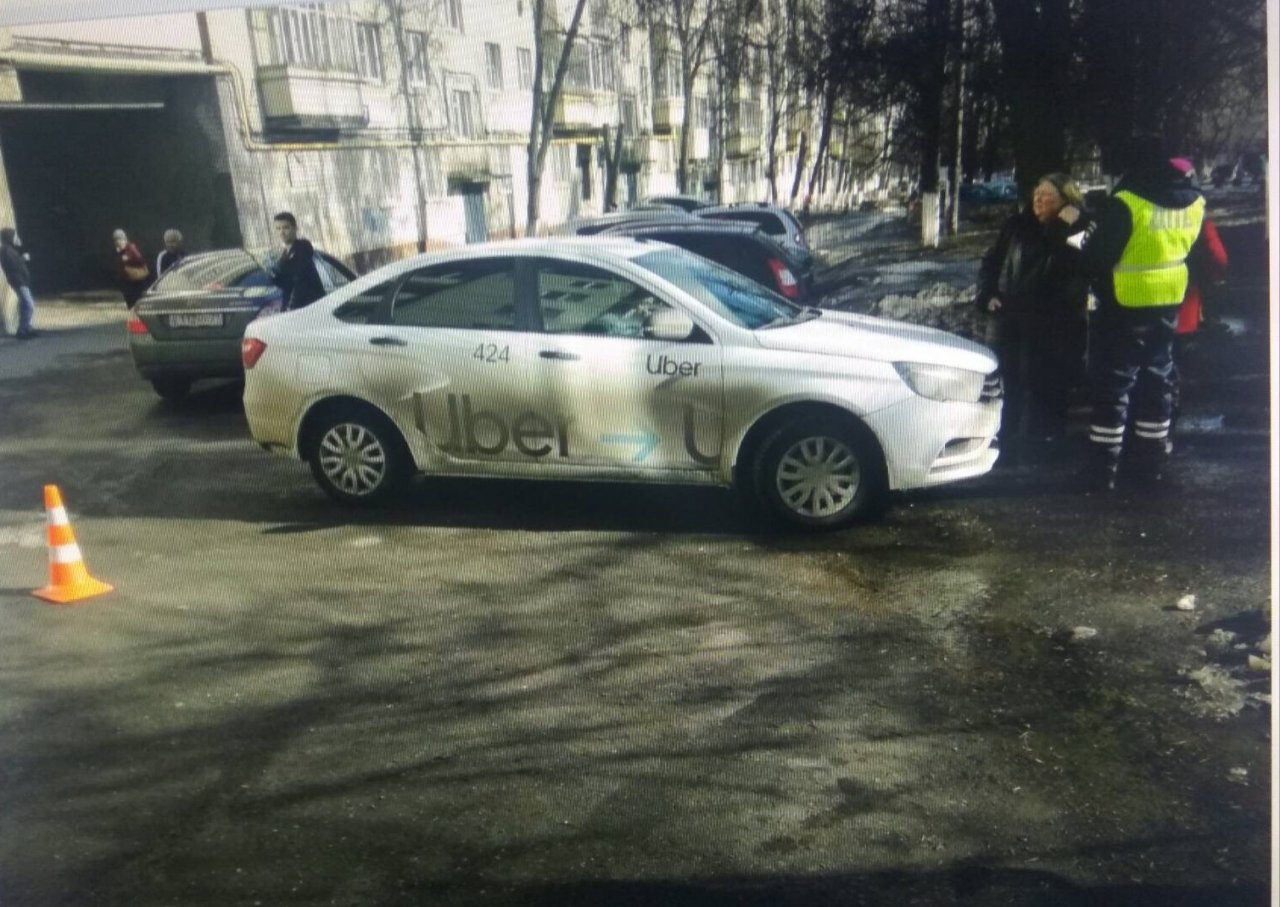 Водитель Uber сбил школьника во дворе