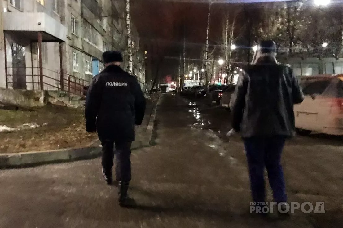 Фото к статье: Спецбригады в Чебоксарах ходят по домам вернувшихся из дальних стран