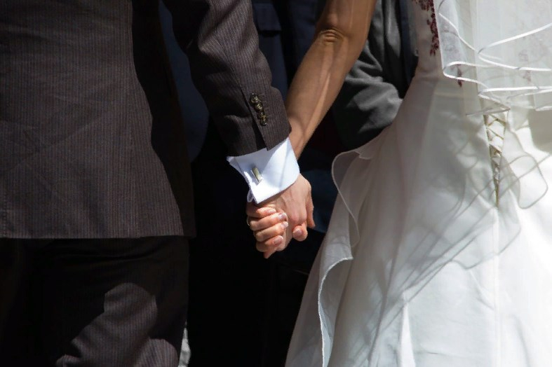 В Чебоксарах полностью прекратили разводы и свадьбы
