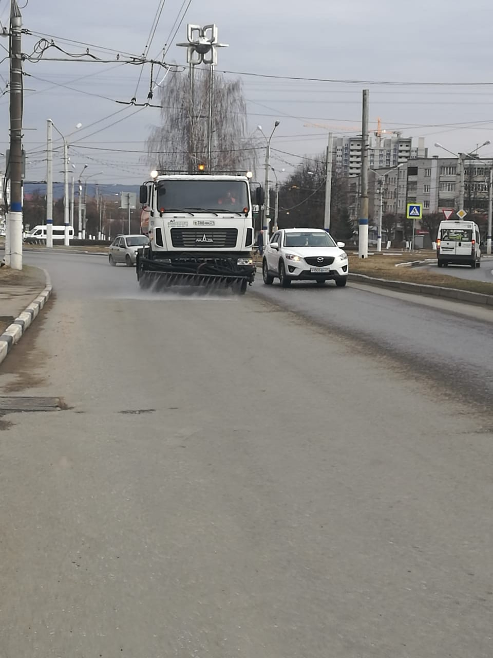 В Новочебоксарске начали дезинфицировать автомобильные дороги