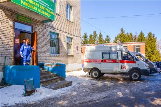 Фото к статье: Девочка родилась за пять минут в машине скорой, до роддома не успели доехать