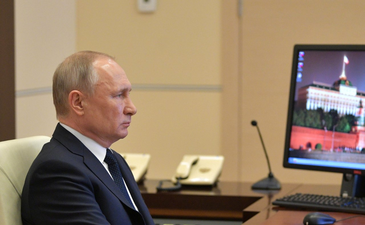 Путин пообещал безработным пособие 12130 рублей на три месяца