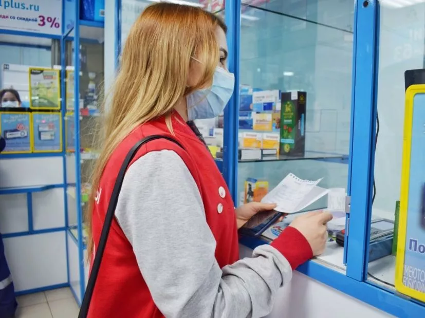 Фото к статье: Сбербанк направил медикам-волонтерам 700 тысяч защитных масок