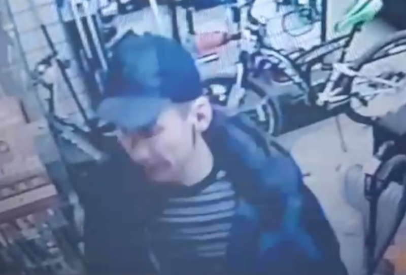 В Чувашии разыскивается мужчина, расплатившийся найденной картой