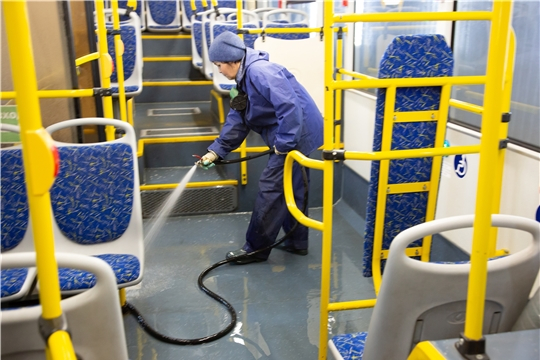 В Чебоксарах усиливают контроль за дезинфекцией автобусов и троллейбусов