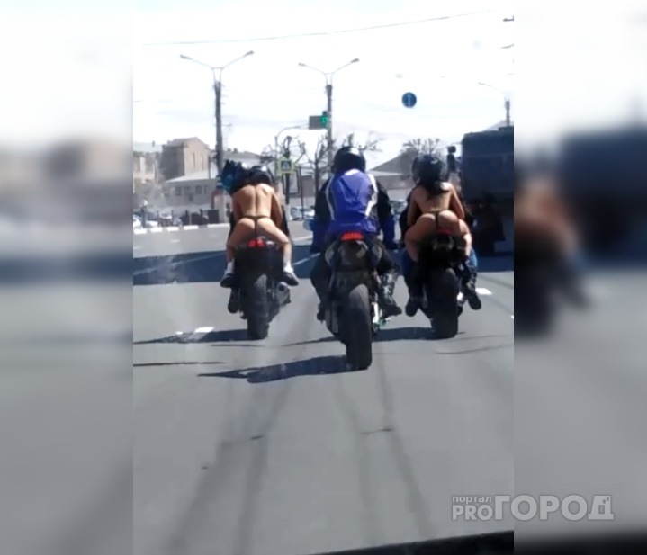Девушки в одних стрингах проехались на мотоциклах по всем Чебоксарам