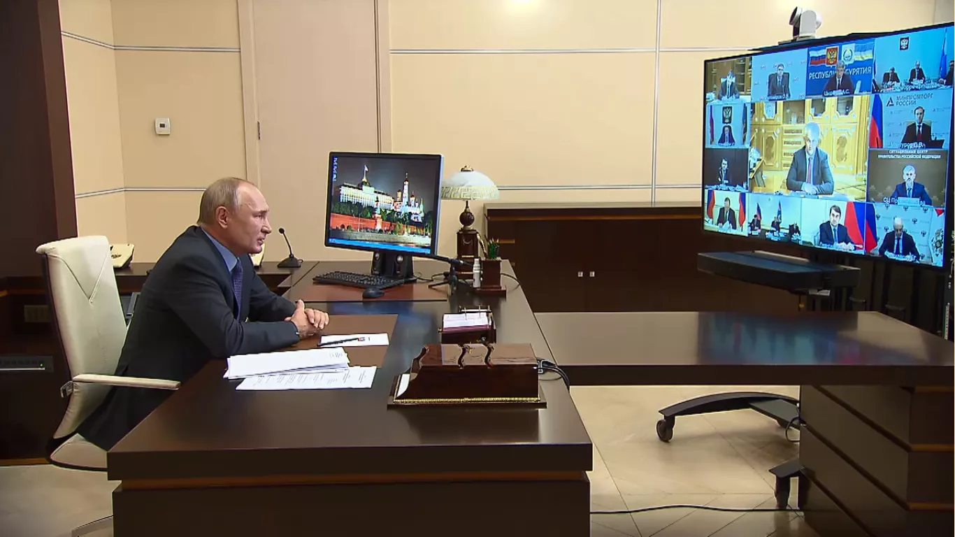 Фото к статье: Сегодня Путин примет очередное решение о режиме самоизоляции