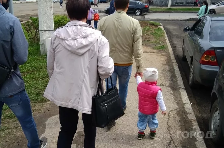 Фото к статье: Первые 506 семей Чувашии получили пособие на детей от трех до семи лет