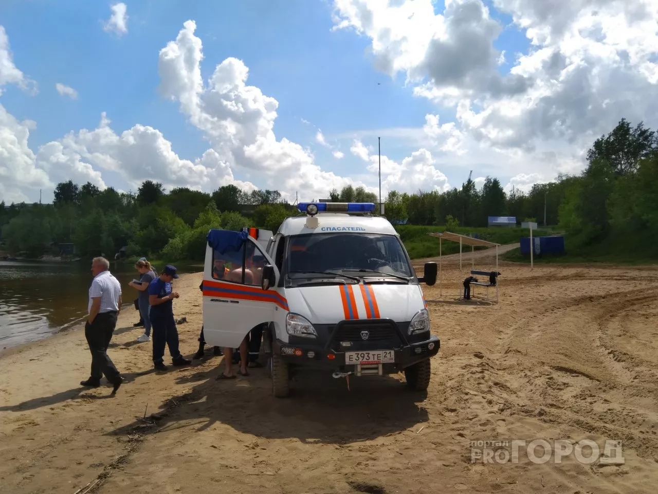 Фото к статье: Водолазы провели обследование дна Волги и нашли утопленные покрышки