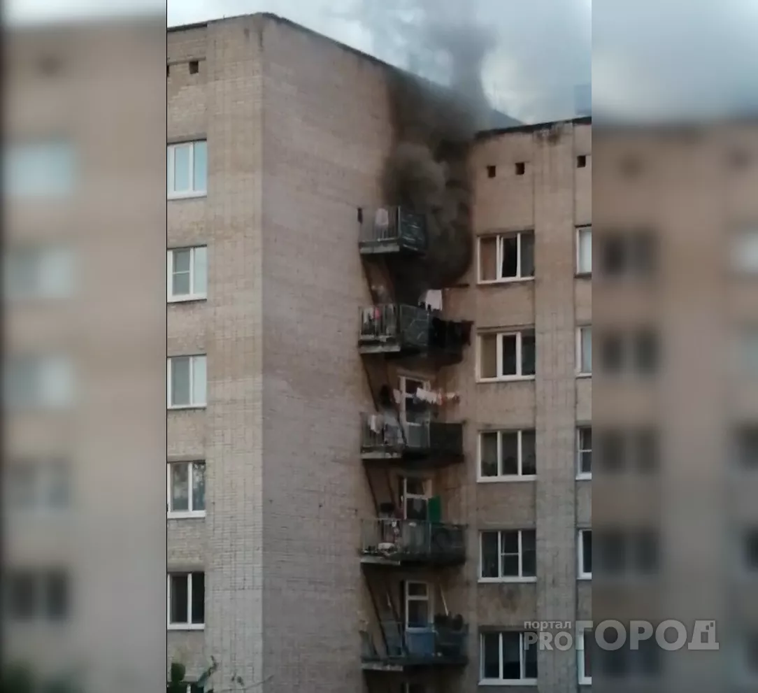 Фото к статье: В Чебоксарах из горящего общежития эвакуировали людей