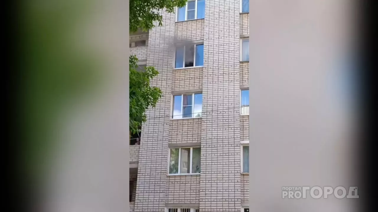 Фото к статье: В Новоюжном районе загорелась комната в общежитии