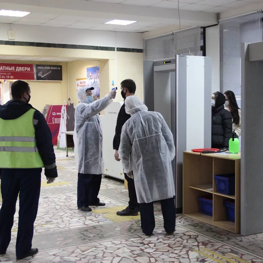 Фото к статье: Жителей Чувашии привезли из Китая и изолировали от общества