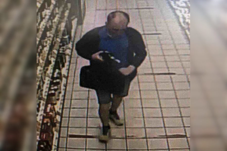 Розыск: неизвестный мужчина украл телефон на чебоксарском пляже