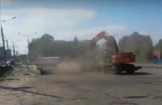 Новосельскую автостанцию с грохотом снесли