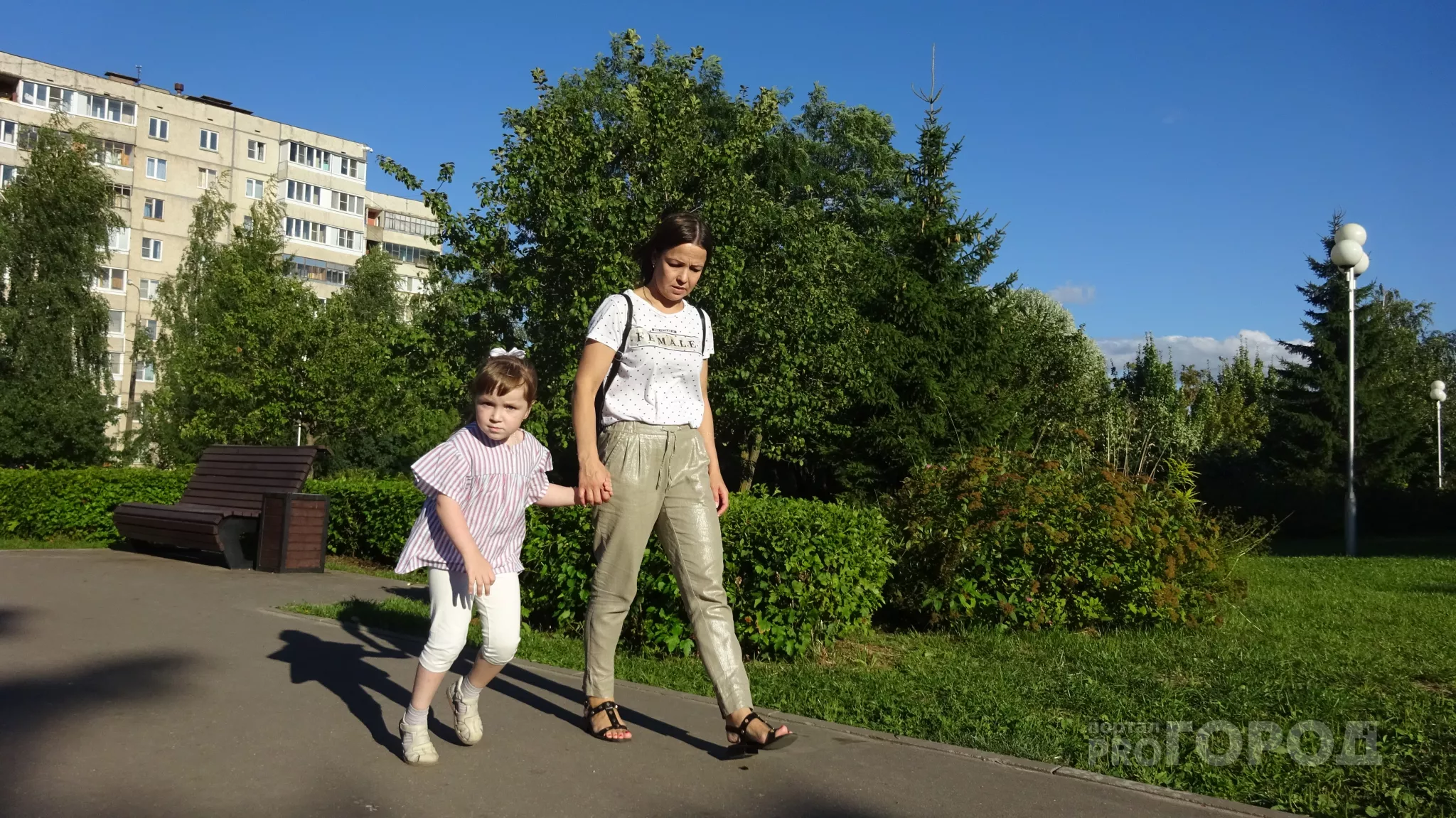 Фото к статье: Мама девочки с инвалидностью: "Приставы арестовали пенсию ребенка"