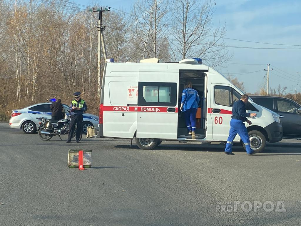 В Новочебоксарске водитель мопеда пострадал в ДТП с пикапом