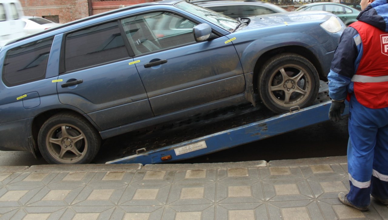Приставы арестовывают автомобили жителей Чувашии за налоги и долги