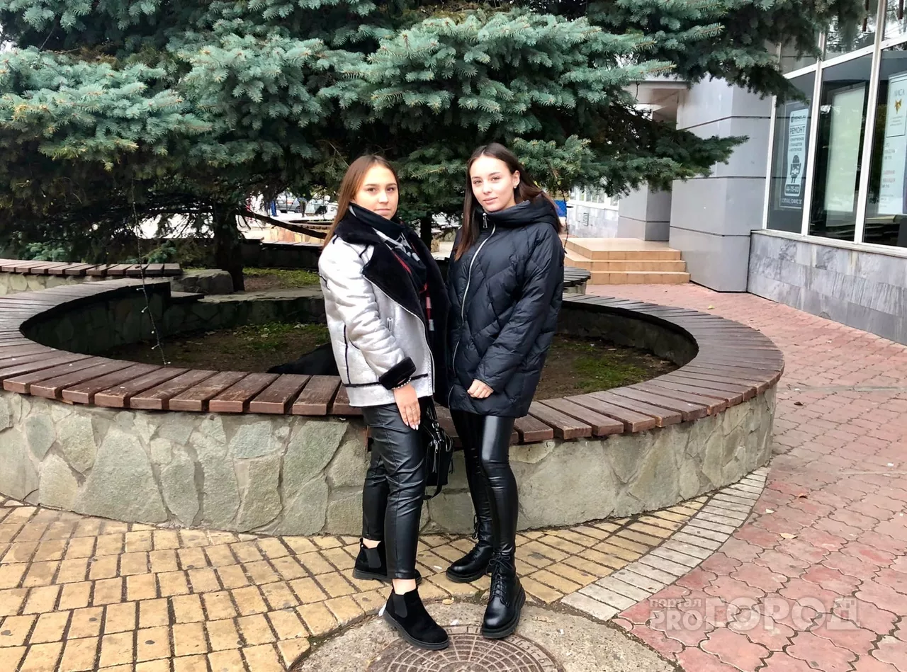 Фото к статье: Как одеваются чебоксарцы в прохладную осень: топ образов 2020 года