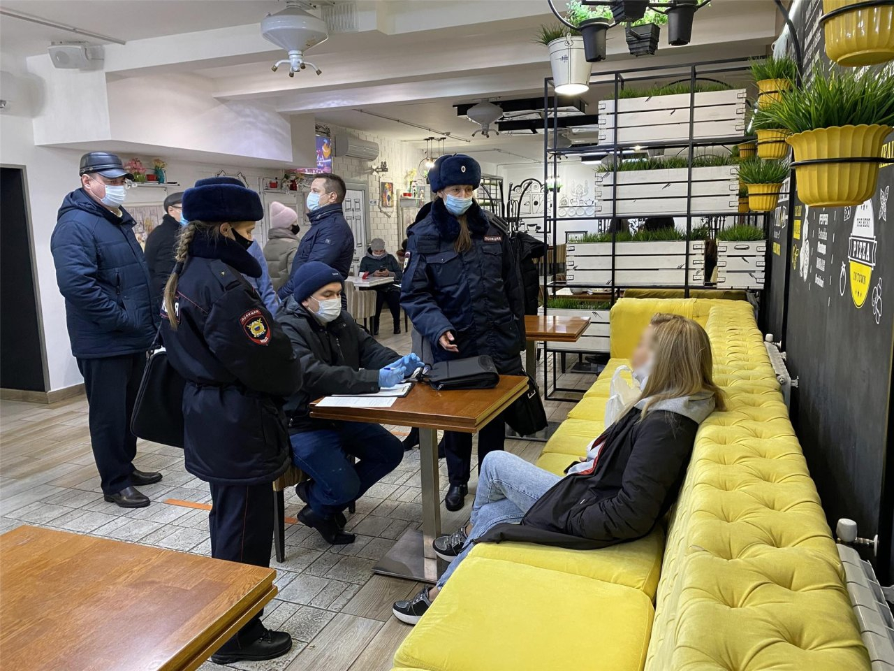 Власти проверили кафе и магазины Новочебоксарска и Чебоксар