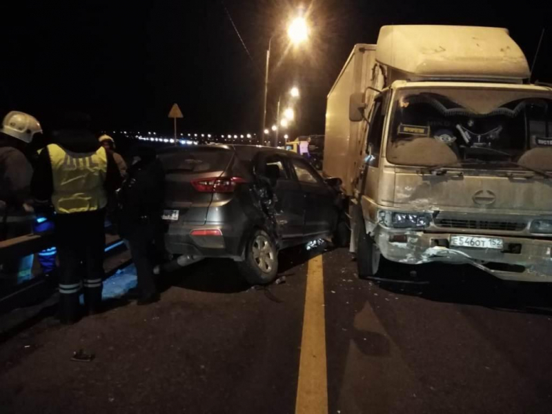 Два грузовика и кроссовер столкнулись в Ядринском районе, погибла женщина