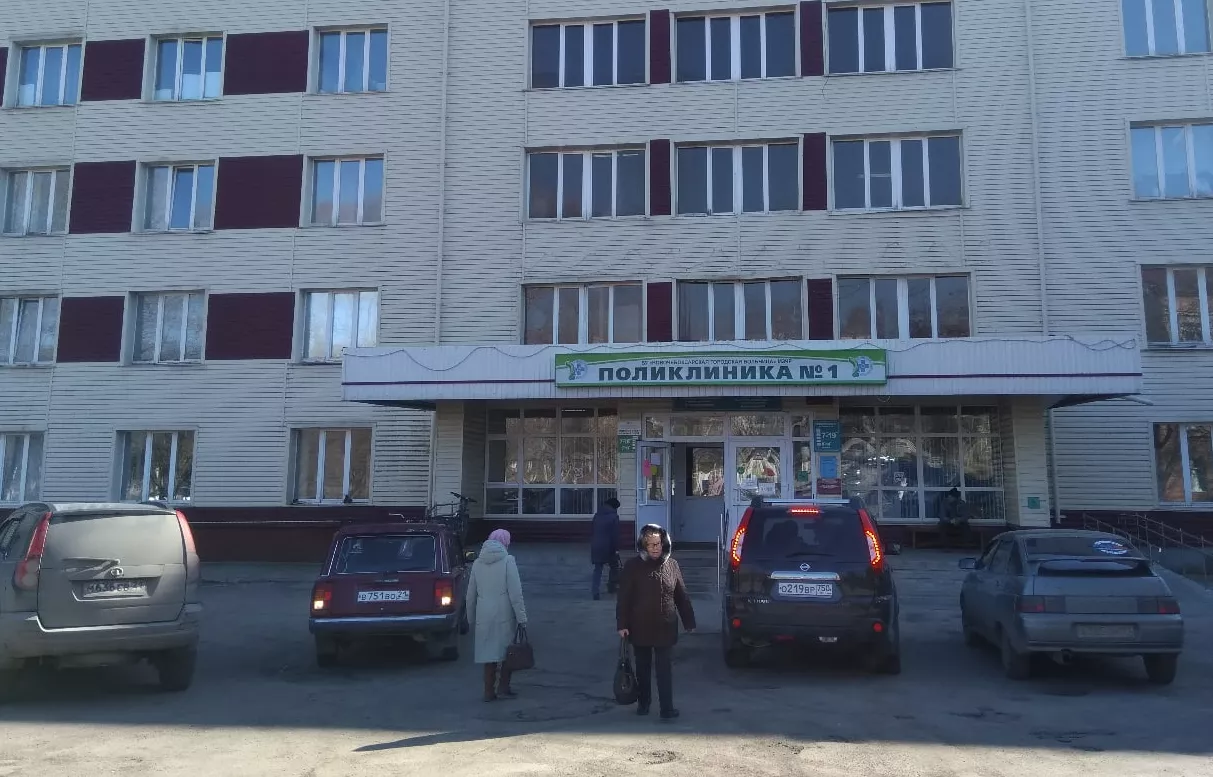 Фото к статье: Врачам пообещали отдать автомобили чиновников для развоза бесплатных лекарств