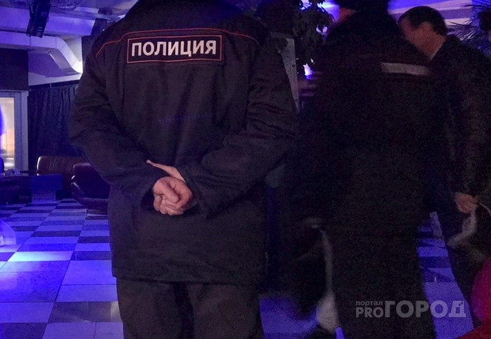 Чебоксарский полицейский пять раз ударил электрошокером горожанина без повода