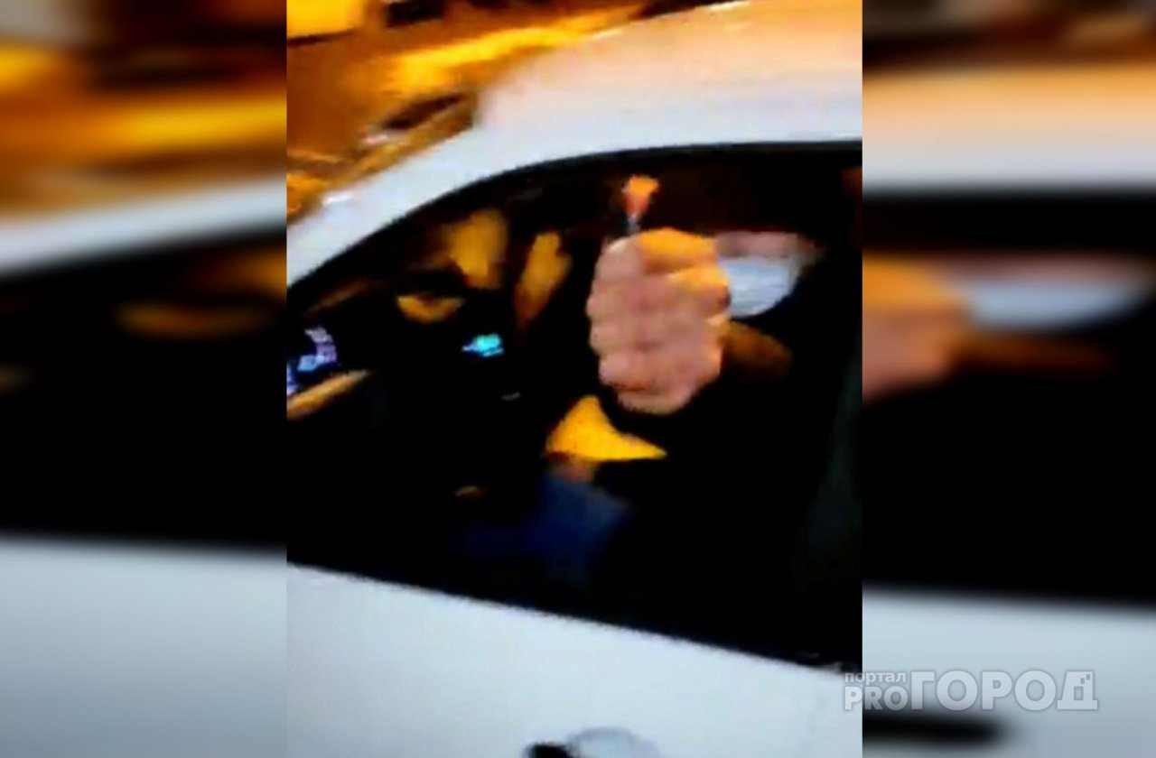 Пассажир такси опровергает свою вину: "Таксист требовал плату поверх и напал с газовым баллончиком"