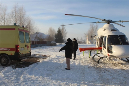 Медицинский вертолет за 10 минут доставил жительницу деревни в Чебоксары