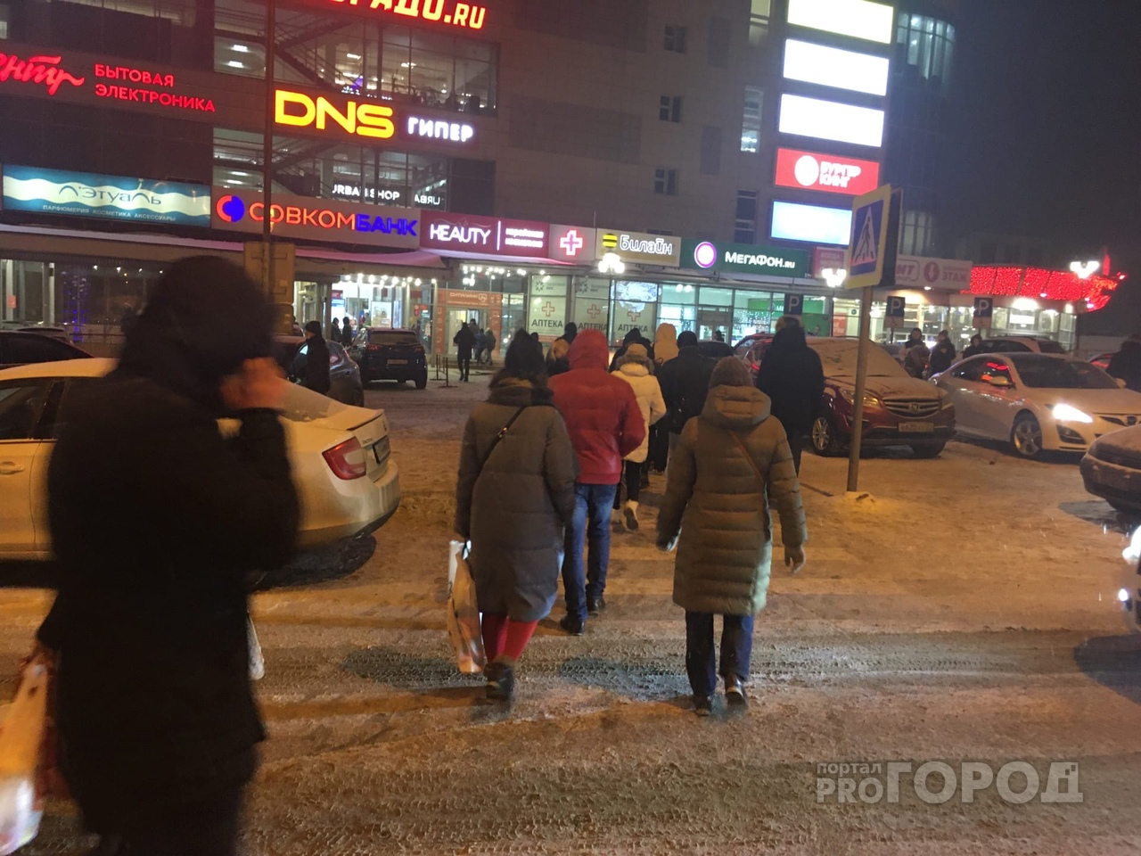 Жители начали штурмовать торговые центры в Чебоксарах еще днем