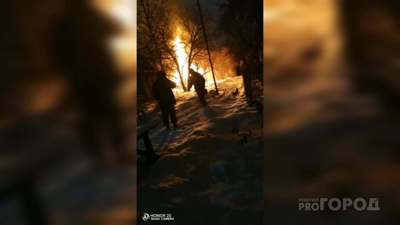 В Чебоксарах сгорел дачный домик