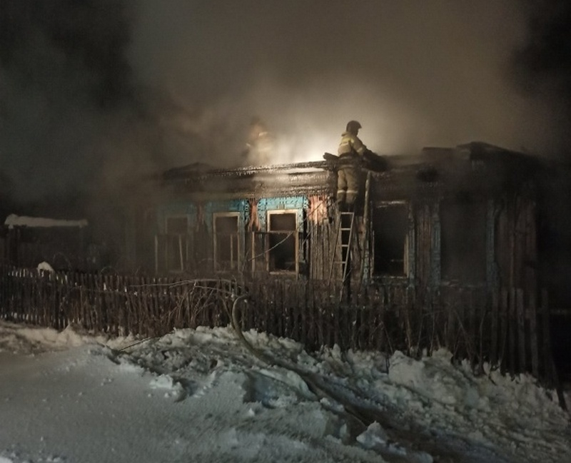 Пожар в деревне Нижние Панклеи унес жизни трех человек