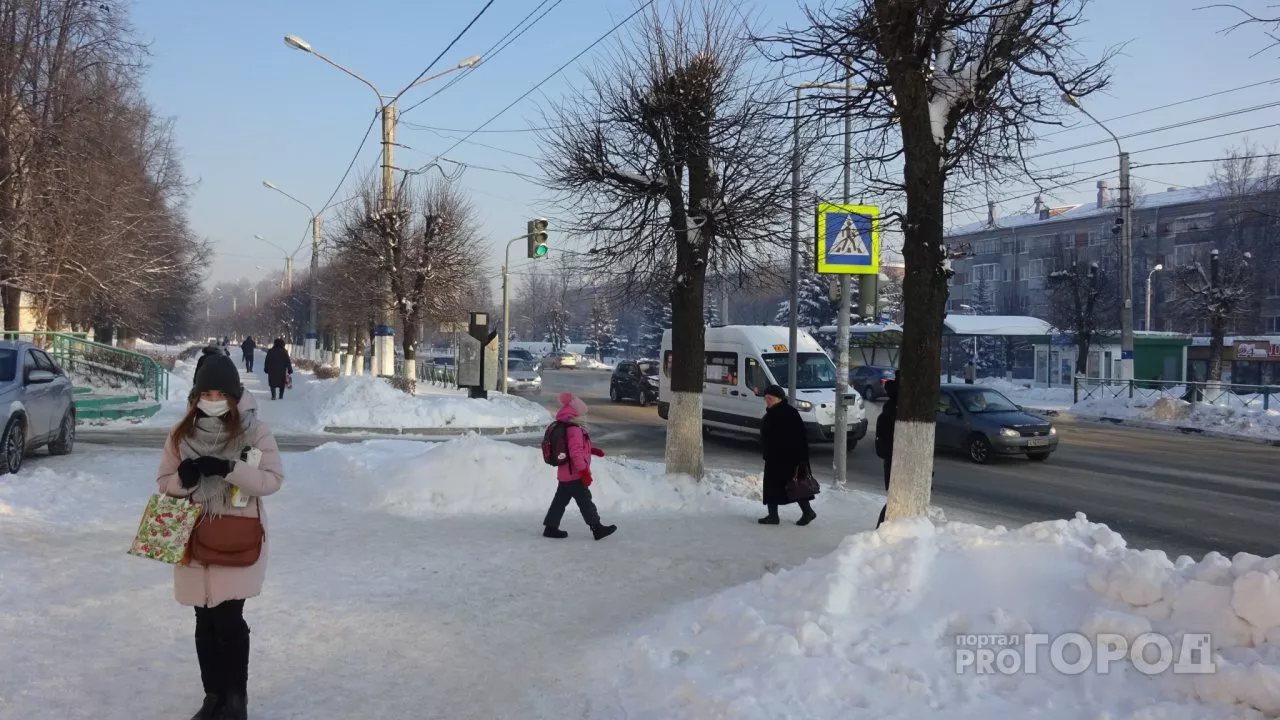 Фото к статье: Минздрав высказался о сроках ношения масок для привившихся