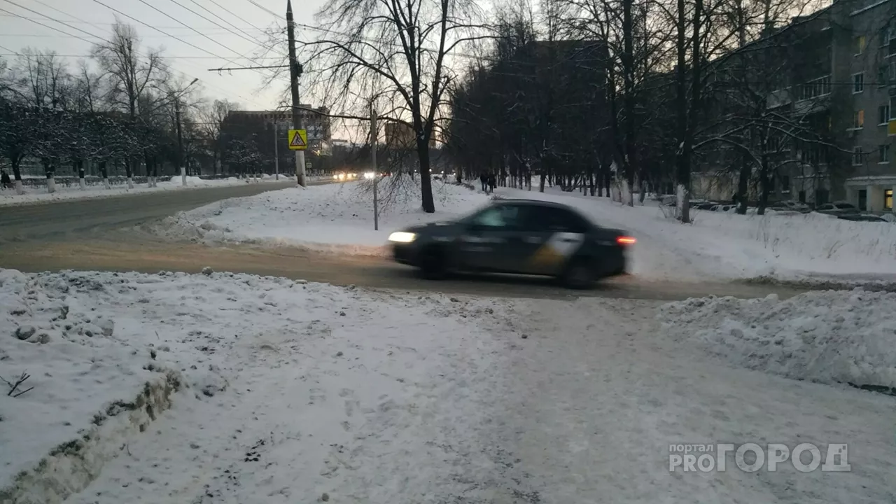 Фото к статье: В Чебоксарах резко подскочили цены на такси: детский тариф за 500