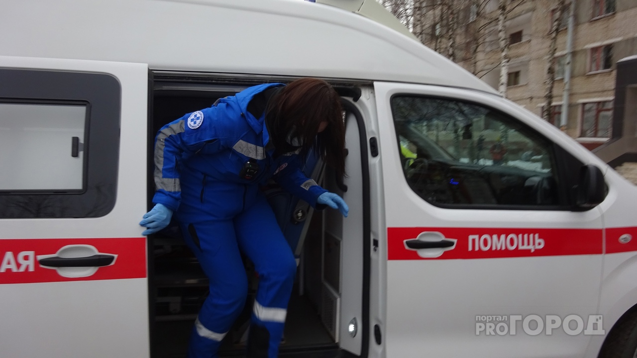 Акушеркам и медсестрам предлагают переехать в деревню за 750 000 рублей