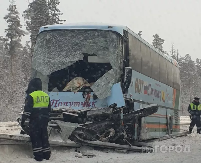 Фото к статье: Автобус из Чувашии с пассажирами попал в смертельное ДТП по дороге в Москву