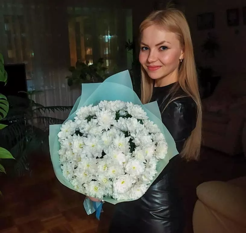Фото к статье: Молодая учительница помимо работы в школе находит время на небольшой бизнес