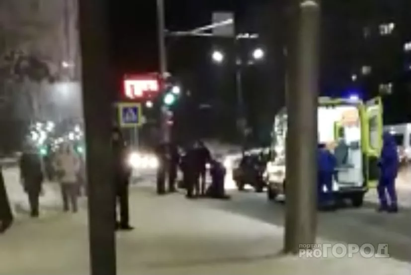 Фото к статье: В Чебоксарах под колеса легковушки попал мужчина