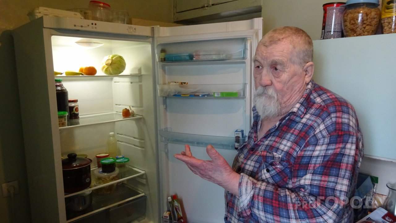 Что в холодильнике у простого пенсионера из Чувашии и на что уходят деньги
