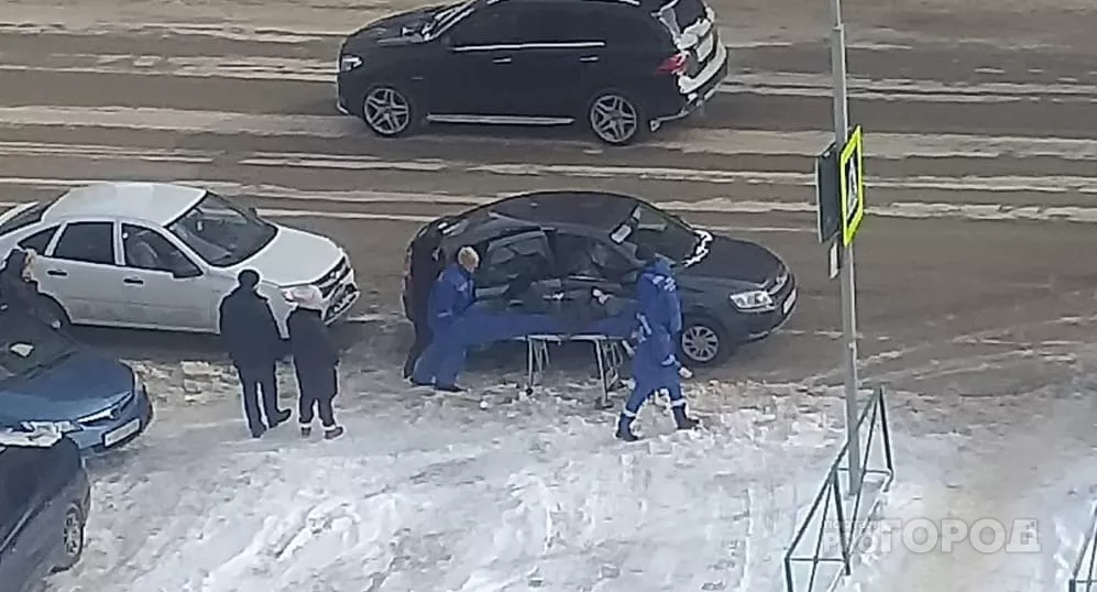 Фото к статье: На Университетской улице произошло ДТП: пострадала 18-летняя девушка