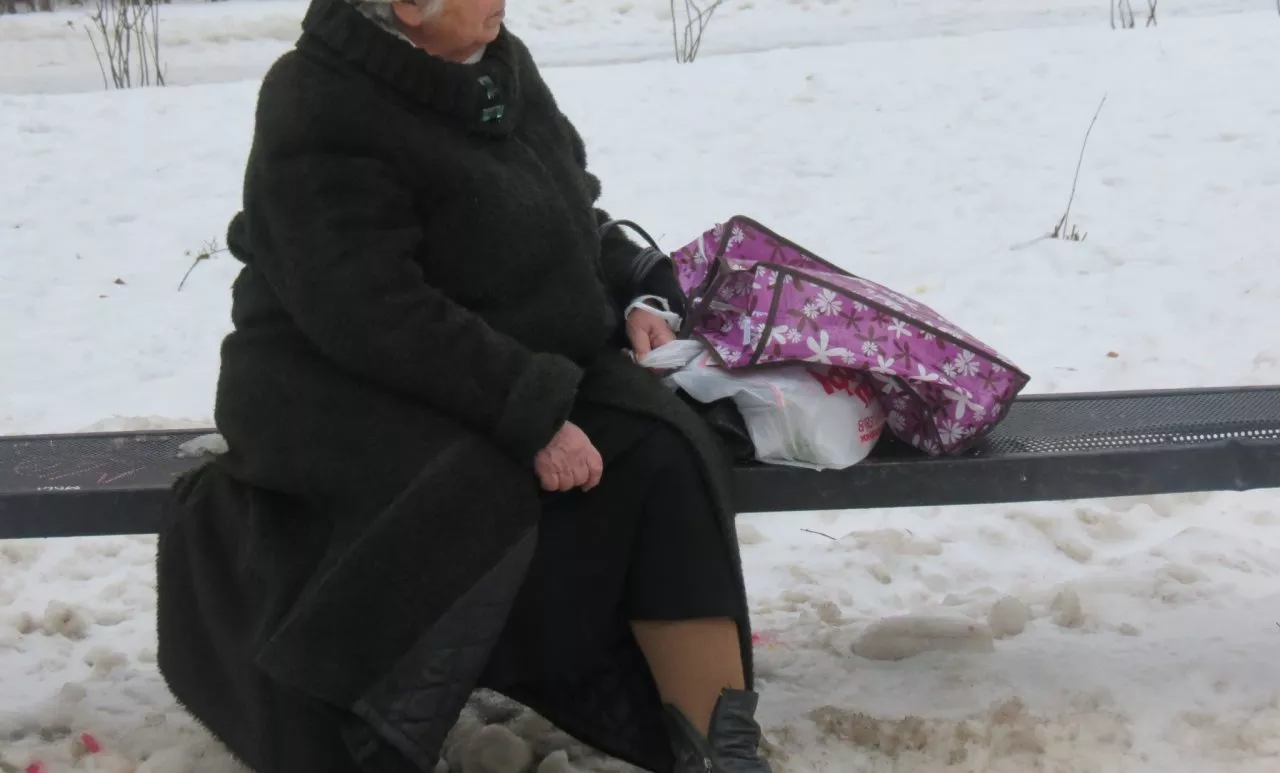 Фото к статье: Женщина спросонья оставила пакет с деньгами в тайном месте для мошенников