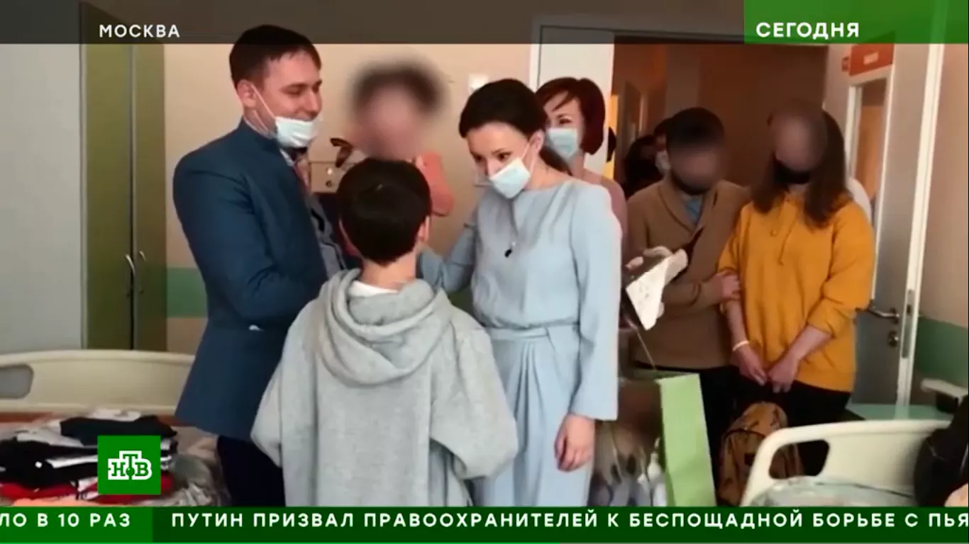 Фото к статье: На НТВ показали сюжет с выпиской детей, которых жительница Чувашии едва не заморозила в лесу