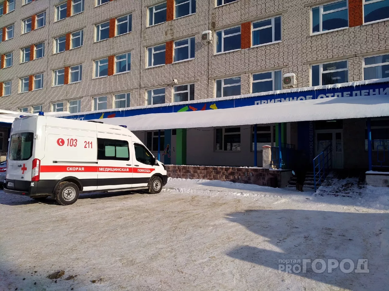 Фото к статье: Выжившего после падения с 25 этажа мальчика перевели из реанимации